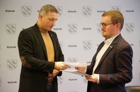 Piotr Kuczera - prezydent Rybnika, dr Michał Kwiatkowski - z Uniwersytetu Mikołaja Kopernika, kierownik studiów podyplomowych, Łukasz Karbowiński - dyrektor Rybnickich Służb Komunalnych i Oficer Rowerowy Miasta Rybnika.