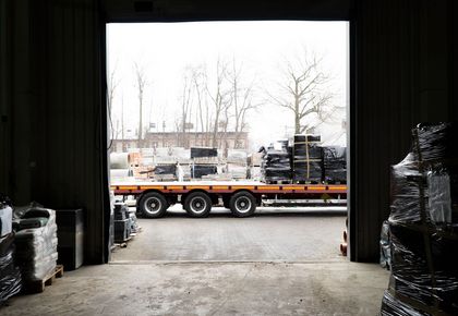 Transport z pomocą dla Ukrainy - załadunek środków zebranych przez mieszkańców Rybnika 