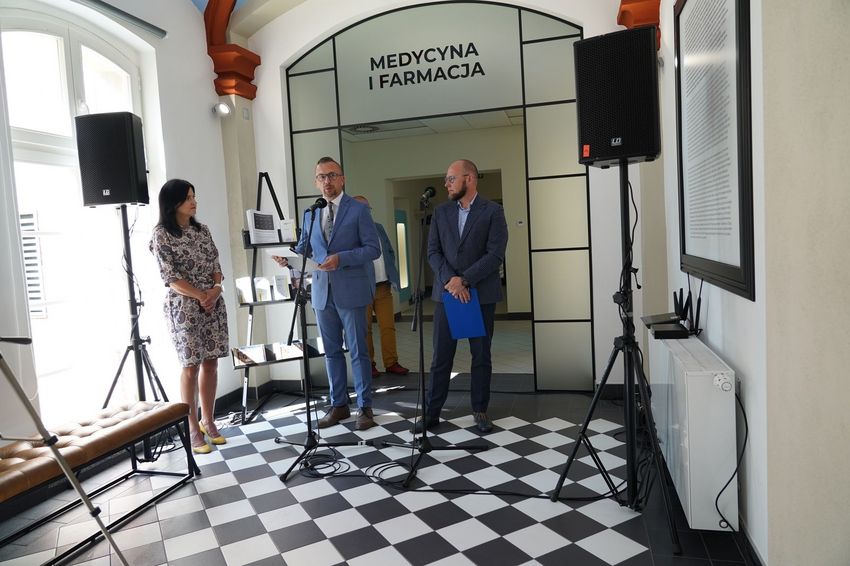 Konferencja prasowa z okazji pierwszych urodzin Edukatorium Juliusz. 