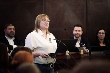 Zdjęcie przedstawia I Sesję MRM.