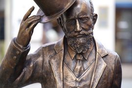 Otto Gunter wita się z miastem