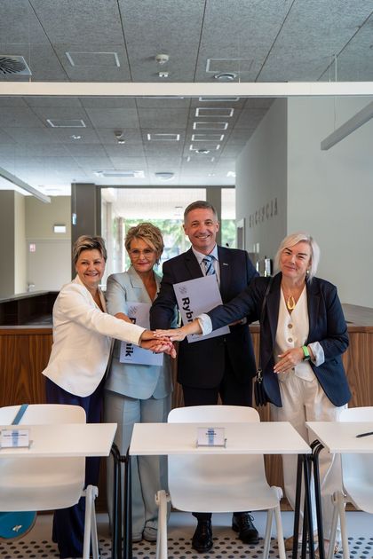 Podpisanie umowy na użytkowanie hospicjum