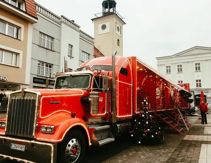 Cieżąrówka Coca-Coli przed rybnickim ratuszem