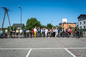 Wręczenie nagród uczestnikom rowerowego maja