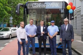 Prezentacja rybnickiego autobusu hybrydowego w Rybniku