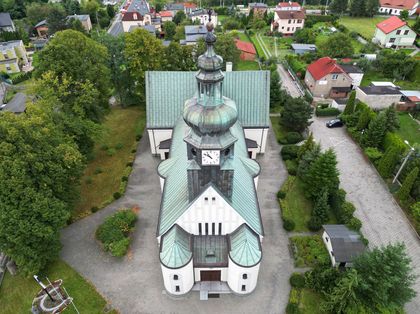 Budynek kościoła pw. Najświętszego Serca Pana Jezusa w Rybniku-Niedobczycach wzniesiony w latach 1920-21