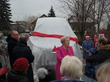 Nowy bus dla Specjalnego Ośrodka Szkolno-Wychowawczego. Fot. Materiały placówki. 