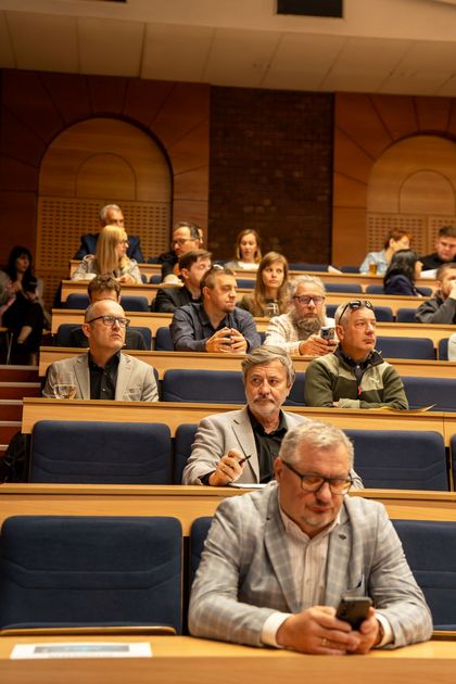 uczestnicy konferencji Cyberbezpieczeństwo w biznesie
