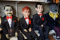 Zdjęcie przedstawia cztery lalki.