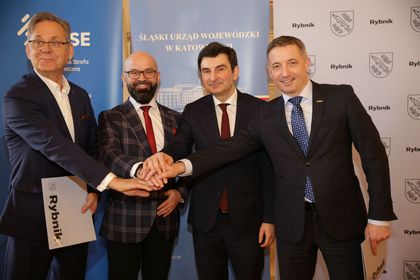 Podpisanie umowy o współpracy pomiędzy Miastem Rybnik, które reprezentował Prezydent Piotr Kuczera, a Katowicką Specjalną Strefą Ekonomiczną S.A., reprezentowaną przez Prezesa Zarządu dr. Janusza Michałka.