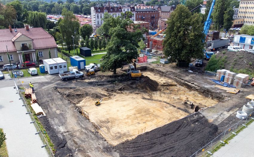 Teren budowy przy ul. Hallera - z lotu ptaka