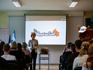 otwarcie zielonej strefy relaksu na terenie przyszkolnym