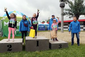 Uczestnicy plenerowego biegu