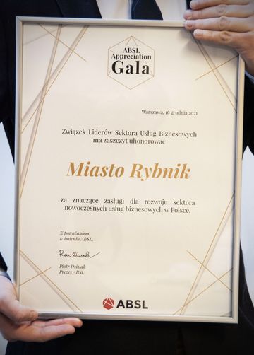 Skan dyplomu dla Rybnika za znaczące zasługi dla rozwoju sektora nowoczesnych usług biznesowych.