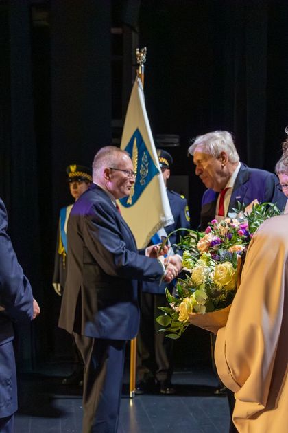 Honorowe Odznaczenia za Zasługi dla Województwa Śląskiego - ludzie na scenie