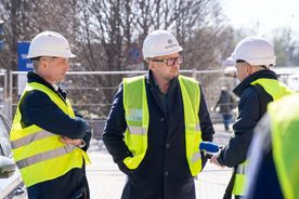 Briefing prasowy na terenie nowego budynku mieszkalnego TBS w Rybniku