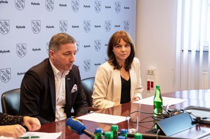 Piotr Kuczera, prezydent Rybnika i Joanna Fojcik, dyrektor ZGM. 