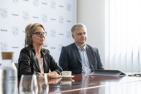 Podpisanie listu intencyjnego - Joanna Schmid, Prezes Zarządu Śląskiego Funduszu Rozwoju Sp. z o.o. i Piotr Kuczera Prezydent Miasta Rybnika. 