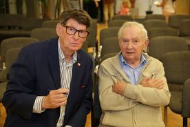 uczestnicy spotkania na premierze książki „Rybnik, moja opowieść. Rozmowy” 