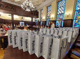 Dzieci i młodzież z Ukrainy na spotkaniu z prezydentem Rybnika w urzędzie miasta