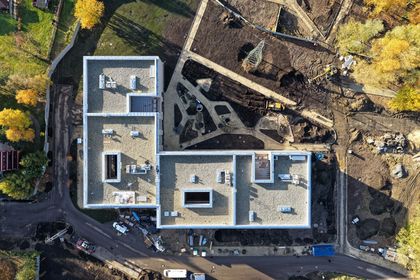 Widok na budowę hospicjum