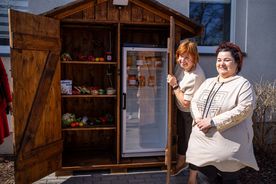 Otwarcie lodówki społecznej w Rybniku-NIewiadomiu