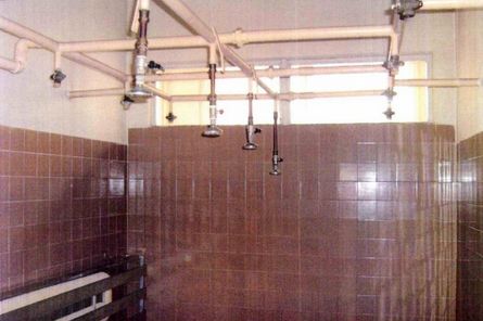 Zespół Szkolno-Przedszkolny nr 7 - stare prysznice basenowe