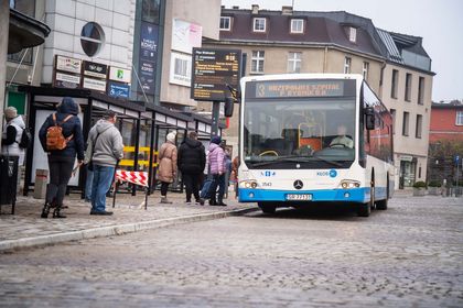 Wiaty i autobusy na rybnickim Placu Wolności