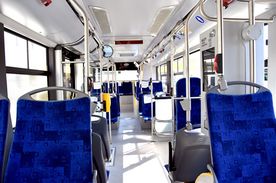 Wnętrze autobusu miejskiego