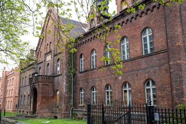 zdjęcie przedstawia zabytkowy budynek Juliusza