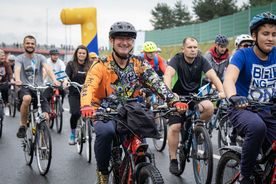 Uroczyste otwarcie drogi regionalnej - przejazd rowerzystów