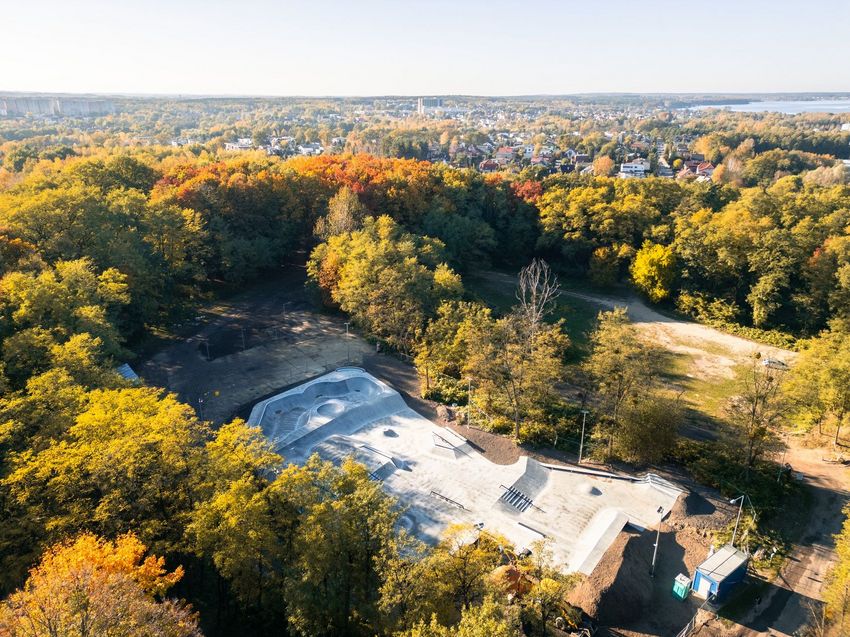 Budowa skateparku w parku Wiśniowiec