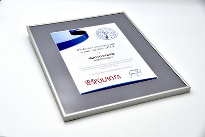 Zdjęcie dyplomu w ramce z informacją o nagrodzie dla miasta Rybnika w związku z wykorzystaniem środków unijnych
