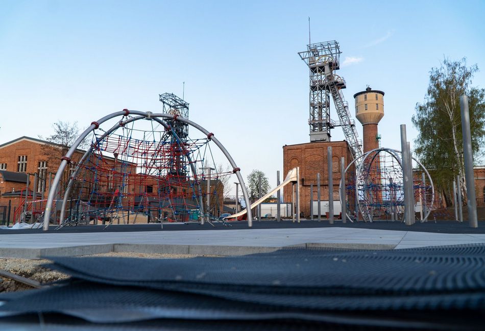 Budowa industrialnego placu zabaw