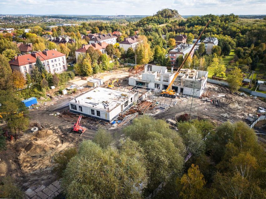 Plac budowy hospicjum z lotu ptaka