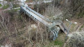 Kładka dla pieszych nad tormami kolejowymi 