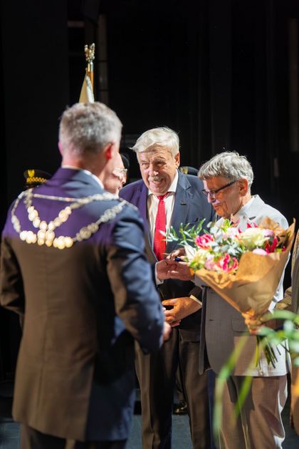 Honorowe Odznaczenia za Zasługi dla Województwa Śląskiego - ludzie na scenie