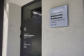 front budyneku domu kultury w Rybniku Boguszowicach i filli biblioteki nr 20
