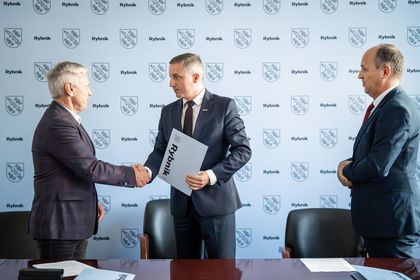 Podpisanie listu intencyjnego Piotr Kuczera - Prezydent Miasta Rybnika, Leszek Kędzior – Dyrektor Sądu Apelacyjnego w Katowicach, Piotr Sepioło – Dyrektor Sądu Rejonowego w Rybniku.