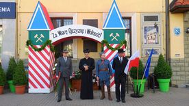 Inscenizacja historyczna grup rekonstrukcyjnych, odtwarzająca wydarzenia sprzed 100 lat, kiedy to na rybnickim rynku podpisane zostały dwa ważne dokumenty związane z przyłączeniem Śląska do Polski