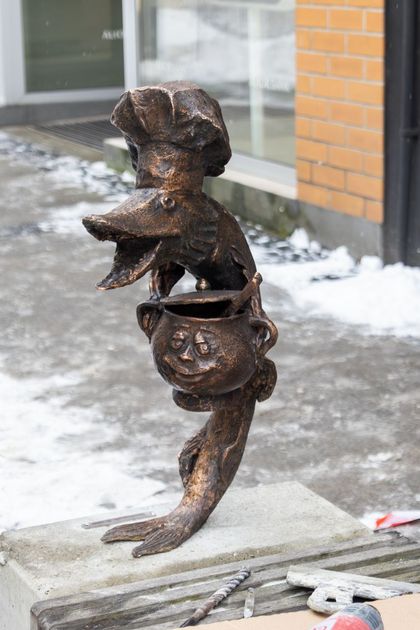 Figutka szczupaka z garnkiem do gotowania