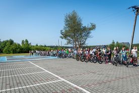 Wręczenie nagród uczestnikom rowerowego maja