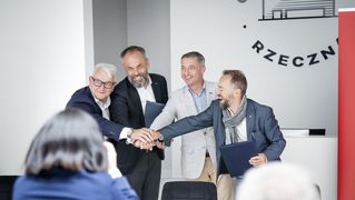 Przedstawiciele Miasta Rybnik oraz PGE, ORLEN Termika i PGNiG TERMIKA Energetyka Przemysłowa podpisują list intencyjny 