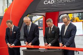 zdjęcie z przecinania symbolicznej wstęgi