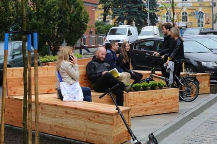 Pierwszy parklet w Rybniku. Fot. W. Troszka