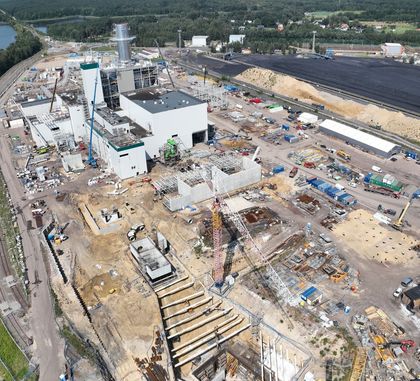 Widok od strony ujęcia wody chłodzącej. 