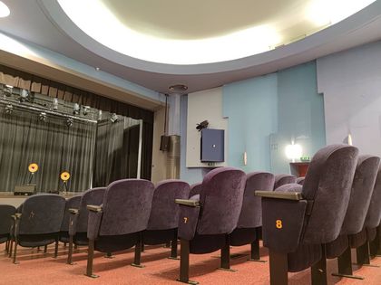 Sala widowiskowa przed remontem.