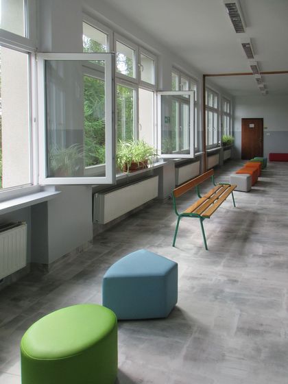 korytarz szkolny