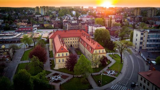 Stary zamek Stary zamek, a obecnie budynek sądu