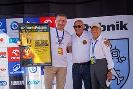 Od lewej: Prezydent Rybnika Piotr Kuczera, dyrektor Tour de Pologne Czesław Lang oraz zwycięzca wyścigu TdP z 1966 roku, rybniczanin Józef Gawliczek